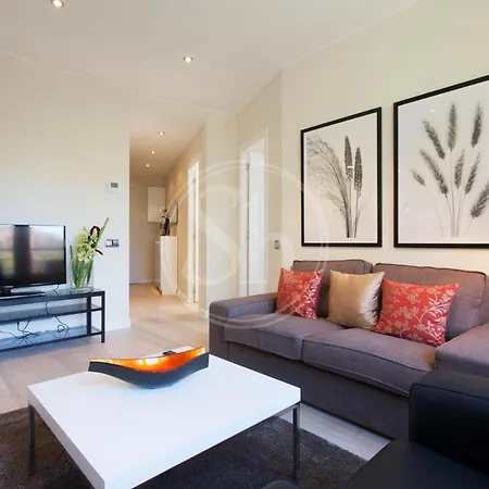 Familiar En Avenida Gaudi Apartamento Barcelona